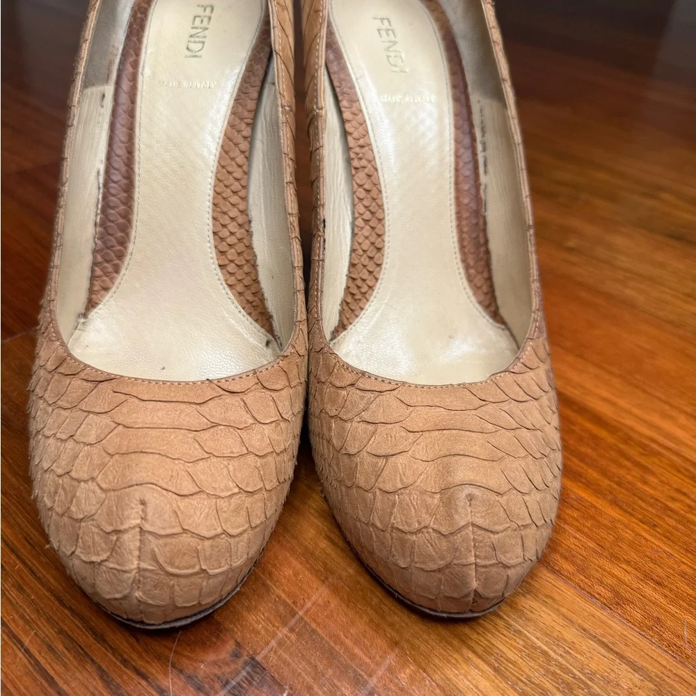 Fendi Brown Textured Heels - Picture 1 of 16